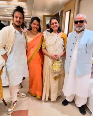 Sanah Kapur Instagram - Here comes the wedding album dump…♥️
ps : this bride @ana.hit.ahh refused to keep her eyes open in any pic i took with her 😋🙈 🤗

#wedding #friends #family #dressup #ootd #love #happiness #momentslikethese