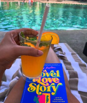 Sanah Kapur Instagram - Weathering the waves together….here comes a vacation photo dump…🏖️🥰

#famjam #goa #vacation #travel #travelling #photodump #family #love #incredibleindia