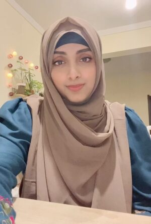 Sanam Chaudhry Instagram - Some of the major things we need to work on ! 
To make Allah happy ..
I did it u can too 👍🏽
@arrahmanarraheemnetwork 

Use this hashtag: 
#himmatkareinkoshishnakarein