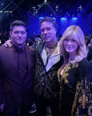 Sandra Lee Instagram - What a star studded #Grammy weekend. So much money raised through @Musicares and everyone will be so grateful for it. My nephew @itebrycelee was my date and we ran into everyone from @michaelbuble and @jlo to @postmalone - who asked Bryce, who his Aunt Sandy was. Also @kennyg who’s a lovely acquaintance from Seattle, to the most beautiful and kind @parishilton and her mom @kathyhilton . It was a relief to actually get out and share in some joy for a moment-I am incredibly grateful for that. Love you all,  wish you were with me. 

Xoxo, Aunt Sandy

#pregrammyparty #grammyawards #musicares #etro #losangeles #grammyweekend #clivedavis