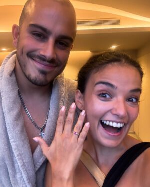 Sandra Silva Instagram - NEM QUERIA 🤭 SIM SIM SIM 💍 VAMOS CASAR CARAIIIIII