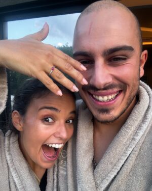Sandra Silva Instagram - NEM QUERIA 🤭 SIM SIM SIM 💍 VAMOS CASAR CARAIIIIII