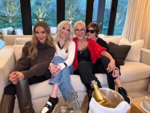 Sanela Diana Jenkins Instagram - Lovely day with lovely people 🤩🎉💕😊🙌🎊🍀