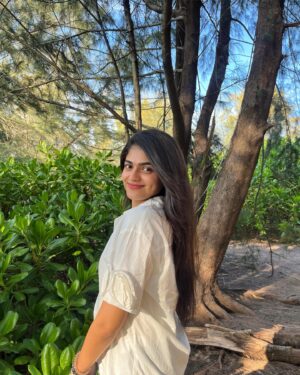 Sangeerthana Vipin Instagram - 🍃💚

.
.
.
.
.
.
.
.
.
.
.
.
. 📸 @indrajith.vinod 

#beach #beachvibes #sunset #evening #cousin #dayout #imagination