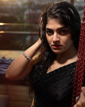 Sangeerthana Vipin Instagram - 🖤

Shot by @sandeepthattai 
Outfit @reina.hyd @jigarmaliofficial 
Styled by @bharathgandhiofficial 
Styling team @saisudhanag 
Jewellery @shopriyaaofficial 
Hairstylist @officialpriyamakeup