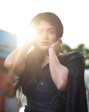 Sangeerthana Vipin Instagram - 🖤

Shot by @sandeepthattai 
Outfit @reina.hyd @jigarmaliofficial 
Styled by @bharathgandhiofficial 
Styling team @saisudhanag 
Jewellery @shopriyaaofficial 
Hairstylist @officialpriyamakeup