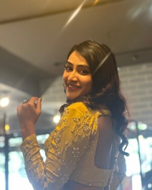 Sangeetha Sringeri Instagram - 🌟

Pc @monisha_raju._ 
Makeover & hairstyled by @makeoverwith_suchi
Accessories by @thespatika
Beautiful outfit by @anthariya_