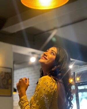 Sangeetha Sringeri Instagram - 🌟

Pc @monisha_raju._ 
Makeover & hairstyled by @makeoverwith_suchi
Accessories by @thespatika
Beautiful outfit by @anthariya_
