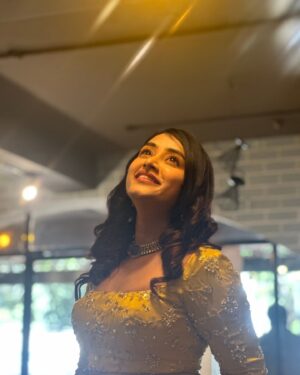 Sangeetha Sringeri Instagram - 🌟

Pc @monisha_raju._ 
Makeover & hairstyled by @makeoverwith_suchi
Accessories by @thespatika
Beautiful outfit by @anthariya_