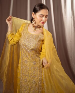 Sanjeeda Sheikh Instagram - Outfit @anfa_couture 
📷 @deepak_das_photography