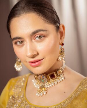 Sanjeeda Sheikh Instagram - Outfit @anfa_couture 
📷 @deepak_das_photography