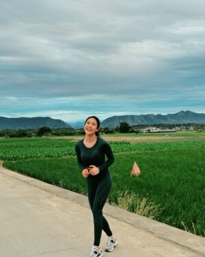 Sanya Lopez Instagram - Smile & breathe 🐣🍃

📸 DL