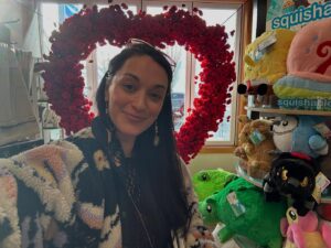 Sara Tomko Instagram - Just a quick update, I’m feeling so much better 🥹 and have been given the green light to go back to work.  Thank you to everyone who reached out with love and concern.  You’re all my squishable Valentines.  Take care of yourselves.  Now, more than ever, we need our community.  Thank you for being mine.
🩷❤️🧡💛