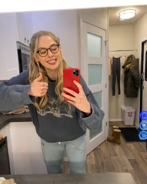 Sarah Dugdale Instagram - Just a nerd getting to do what she loves for a living. I hope you’re loving season 6 of @virginriverseries much as we loved making it. I guess we should start taking bets on how long Lizzie will be pregnant for…? 😜
