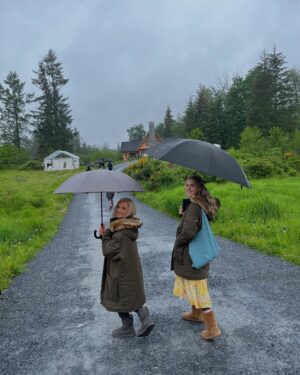 Sarah Dugdale Instagram - Just a nerd getting to do what she loves for a living. I hope you’re loving season 6 of @virginriverseries much as we loved making it. I guess we should start taking bets on how long Lizzie will be pregnant for…? 😜