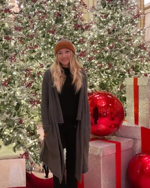 Sarah Roemer Instagram - ✨🌲✨ 

@theplazahotel