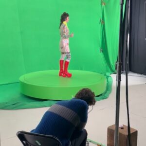 Sarah Sherman Instagram - putting this year end photo dump together took a year off my life 😂🧎‍♀️🧎

should i do another one?