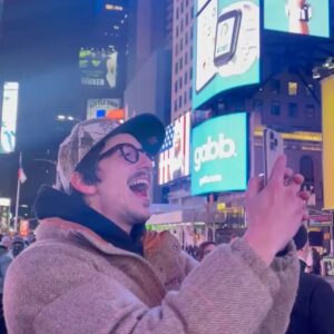 Sarah Yarkin Instagram - footage from a chill cool and normal night of my life
I LOVE YOU TIMES SQUARE YOU ARE THE HAPPIEST PLACE ON EARTH I LOVE MARGARITAVILLE !!!!!!!! I LOVE BASKETBALL ITS MY FAVORITE SPORT I LOVE YOU GUYS FOR WATCHING OUR SHOW