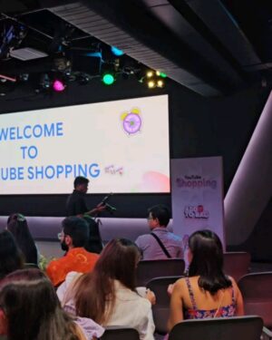 Saranya Nandakumar Instagram - Ever wondered what it's like inside Google HQ? 🏢 Join me on a tour in my newest video on Youtube!

Feeling honored as a guest at Google's incredible office as a part of youtube Shopping Event 🌟 #GoogleGuest #ShoppingEvent