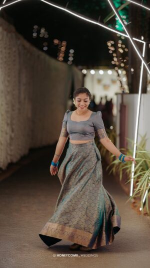 Saranya Nandakumar Instagram - മൈലാഞ്ചി കല്യാണം 💕

[ Mehandi, Saranya Nandakumar, Wedding]