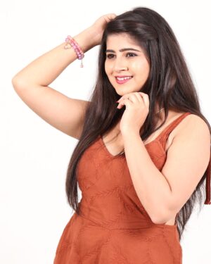 Sarika Salunkhe Instagram - Give me one compliment 💕✨💞