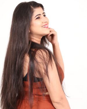 Sarika Salunkhe Instagram - Give me one compliment 💕✨💞