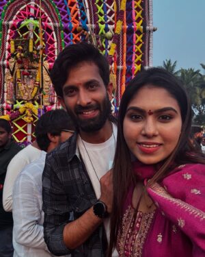Satya sri Instagram - ప్రభల తీర్థం మనసును ప్రశాంతం చేస్తుంది, శక్తిని నింపుతుంది.

“Prabhala Teerdham brings peace to the mind and fills the soul with energy.”🛕🙏

Happy Pongal everyone 🙏

#prabhalu #sankranti #festival #villagevibes #jabardasth_ashok #satyasri #me_satyasri