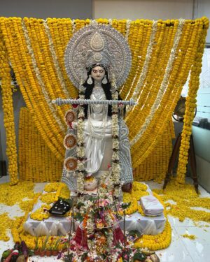 Sauraseni Maitra Instagram - Probably the BEST Saraswati Pujo ever! ♥️🙏🏽