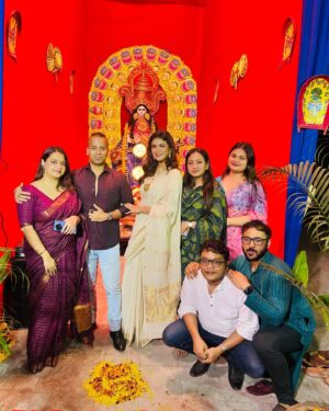 Sauraseni Maitra Instagram - Probably the BEST Saraswati Pujo ever! ♥️🙏🏽