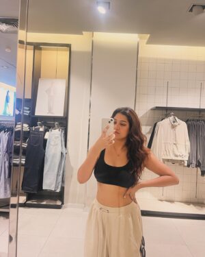 Sawan Rupowali Instagram - प्रक्रियेत काम करा 🙈❤️

#sawaninmumbai #fitnessmotivation