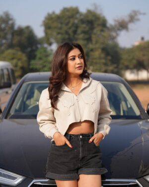 Sawan Rupowali Instagram - Tuhanu pta kehdi film di shooting chal rahi ai.? Kis actor naal..?

💄 @sapna_celebritymakeupartist 

💇‍♀️ @aryan.mhatre07