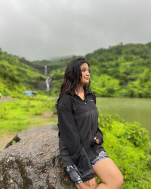 Sawan Rupowali Instagram - #naturelover 🍀

📸  @sapna_celebritymakeupartist 

#sawaninmumbai #igatpuri