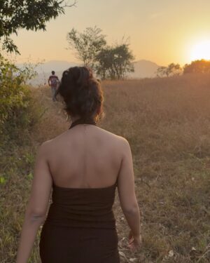 Sayali Salunkhe Instagram - Only sun, love and laughter ❤️♾️🌅
Trip w your girls >>>>>
.
.
#travel #igers #sunset