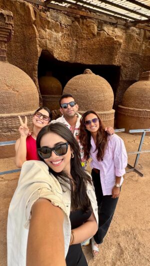 Sayali Salunkhe Instagram - Happiness is… a long due staycation with someone who captures every moment aesthetically! 😛🥹❤️🎥✨🧿

Thanks for a adventurous masterpiece @sayli_s_salunkhe

@ruchavm I am sure this is the best gift to welcome you in India🤣

Tag your reel maker😛
