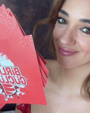 Seda Bakan Instagram - Coca Cola ailesine kocaman teşekkürler ♥️ 
Harika bir gündü 🫶🏼
@cocacola_tr @novaeventscompany #reklam