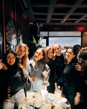 Sedef Avci Instagram - İyi ki doğdun sevdiğim❣️
Nereden baslasam bilemiyorum. İlk önce şunu söyleyeyim , bence insanın en büyük zenginliği ailesinden sonra dostlari ve sen ne kadar güzel dostlar biriktirmişsin.Dün gece bir kez daha bunu anladım.❣️
Dün gece için bu harika surprizin en büyük kahramanları canımız dostlarımıza , @okraistanbul un kapılarını bize açtığı için canım @gorkemgirav a, Kıvanç’ın en sevdiği tatlıyı harika bir pastaya çeviren @nazarprofiterol e çok ama çok teşekkür ediyoruz.❣️

Eh sen de büyüdün be koca oğlan. Arkandan geliyorum. Hazırlıklara şimdiden başla 7 yılın var…🥰 

#thecode
#reklam