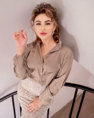 Seerat Kapoor Instagram - Your Rukhsar 5 years later, 
Wrapped in luxe one dazzling look at a time! ✨🔥 

Just 4 days to go! Are you ready? 😆💔
#ItsComplicated releasing in theatres on Feb 14th!

#ItsComplicatedInTheatres #ItsComplicatedOnFeb14 #Starboy #FinallyIntheatres

@Siddu_buoy @RanaDaggubati @iamseeratkapoor @ShraddhaSrinath @ShaliniVadnikatti @RaviPerepu @harshachemudu @SriCharanPakala @SureshProductions @viacom18studios 

Styled by: @officialanahita
Shirt: @varunchakkilam 
Skirt: @hm 
Heels: @zara 
Earrings: @aurelius_jewels
Makeup: @gulzarrwalaani 
Hair: @mold_by_akhil 
Style team: @pranathivarma.k 
Pic: @studios19_lsp
Assistant: @jayasurya_gokada