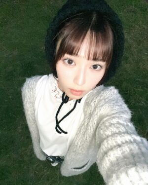 Sei Shiraishi Instagram - 耳が寒くてイヤーマフ編んだ🧶