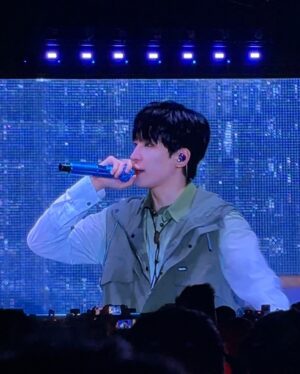 Sela Guia Instagram - Had so much fun at the concert, I ended up catching a fever after haha! At least nagkita rin ulit kami ni Wonu @everyone_woo after 5 years of LDR 🤸🏻‍♀️🥰

Made my 17 year old self so happy! Tenchu, Sebongs! @saythename_17 #RightHereWorldTour #Seventeen