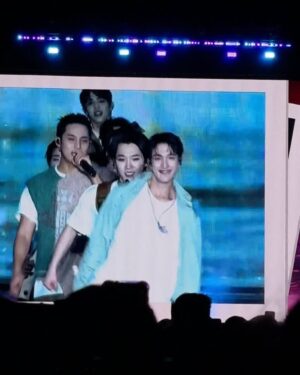 Sela Guia Instagram - Had so much fun at the concert, I ended up catching a fever after haha! At least nagkita rin ulit kami ni Wonu @everyone_woo after 5 years of LDR 🤸🏻‍♀️🥰

Made my 17 year old self so happy! Tenchu, Sebongs! @saythename_17 #RightHereWorldTour #Seventeen