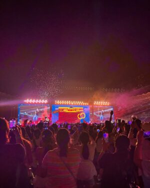 Sela Guia Instagram - Had so much fun at the concert, I ended up catching a fever after haha! At least nagkita rin ulit kami ni Wonu @everyone_woo after 5 years of LDR 🤸🏻‍♀️🥰

Made my 17 year old self so happy! Tenchu, Sebongs! @saythename_17 #RightHereWorldTour #Seventeen