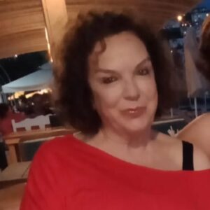 Selda Alkor Instagram - Dün yaş günüm dolayısıyla telefonla arayan mesaj yollayan beni sevgi selinde bırakan tüm gönül dostlarıma teşekkür ederim 💖