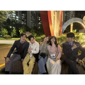 Seo Hye-won Instagram - 최고의 회사🫶🏻 피플즈 최고!!!!!!!!!! 사랑해요🩷
#나의완벽한비서 #lovescout
@sbsdrama.official