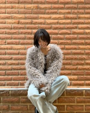 Seo Ji-hye Instagram - 🩶