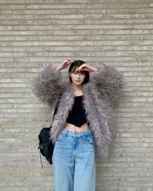 Seo Ji-hye Instagram - 🩶