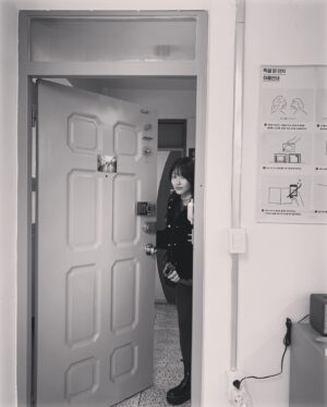 Seo Ji-hye Instagram - 맘껏 행복하시길.