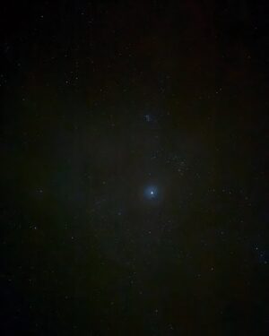 Serena Fang Instagram - 讓陽光把黑暗都照亮 
看了日出、日落、雲海、星空
人品大爆發全都搜集到了
感覺會幸運ㄧ整年呢
把好運分享給大家
不用出國也可以看到這麼美的風景

除了跑步今年也想多上山
登山背包容量升級了，重訓練一下
山上五六天應該沒問題
希望能勇敢挑戰五天的縱走行程？
去了兩次都沒爬成的合歡西峰
再去看看嘉明湖或四秀可愛桃山
跟沒有起白牆的奇萊南華黃金大草原

山ㄧ直都在，我會繼續挑戰

#94183 #smile
#爬山 #野營
