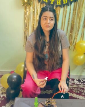 Shafaq Naaz Instagram - After 13–14 years of being away, this was the first time I celebrated my birthday surrounded by love, with my family and my people. It was peaceful, personal, and filled with warmth just the way I always wished for. Grateful for the love, the moments, and the beautiful energy around me. ❤️
 
A heartfelt thank you to everyone who took the time to wish me it truly means a lot. Your messages always make my day and remind me how lucky I am to have such amazing people in my life. Grateful for all the love! ❤️

P.S. In the last clip, I’m just trying to figure out what adulthood is really like😵‍💫