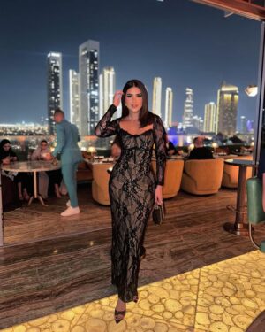 Shahad Al Khattab Instagram - Dinner look 💋