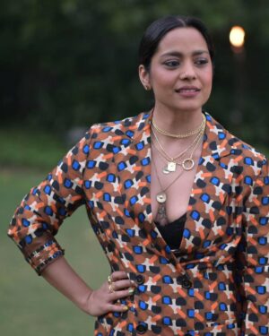 Shahana Goswami Instagram - Through another's eyes,
You see a new you,
They find what lies,
Beyond what you knew.. 

#mebyothers #throughanotherseyes #theirpointofview #lensonyou #eyesonyou
